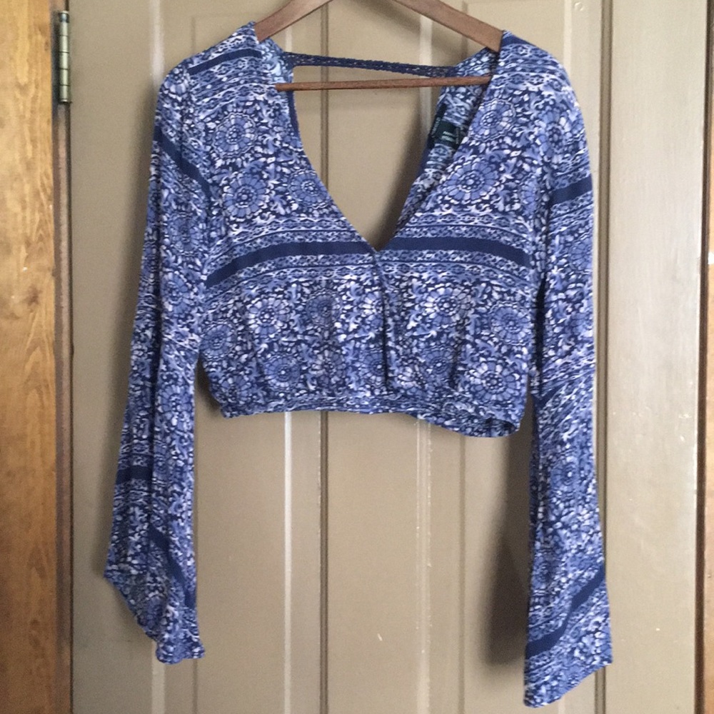 Long sleeve crop top